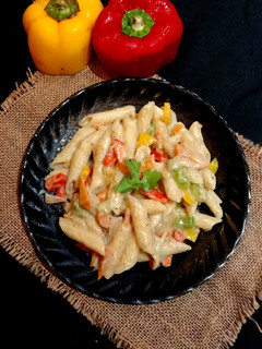 হোয়াইট সস পাস্তা (white sauce pasta recipe in Bengali) রেসিপির প্রধান ছবি