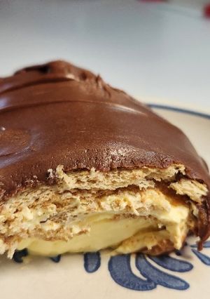 A picture of No Bake Éclair Cake.