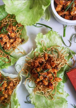 A picture of Tikka Chicken lettuce Wraps.