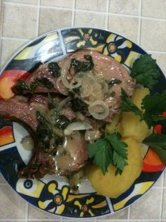 Una foto de Chuletas ahumadas con aliño de apio