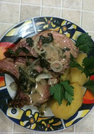 Una foto de Chuletas ahumadas con aliño de apio
