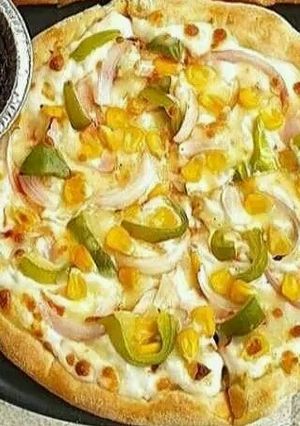 A picture of Veg cheese Corn Pizza.