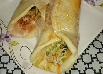 Unique Recipe Chicken shawarma with homemade pita bread in tawa yumm  Yummy