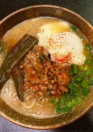 剝皮辣椒豚骨湯麵 的食譜成品照片