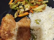 Una foto de chop suey con repollo