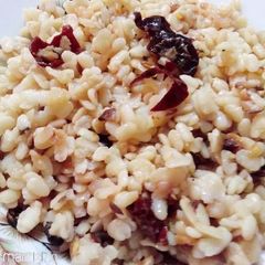 A picture of Mash ki fry daal.