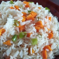 A picture of White vegetable rice.