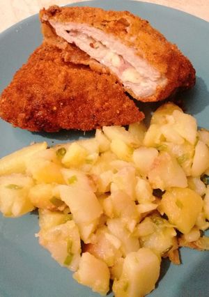 Császárszalonnával és füstölt sajttal töltött karaj rántva recept fotója