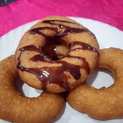 A picture of Bakery style donuts.