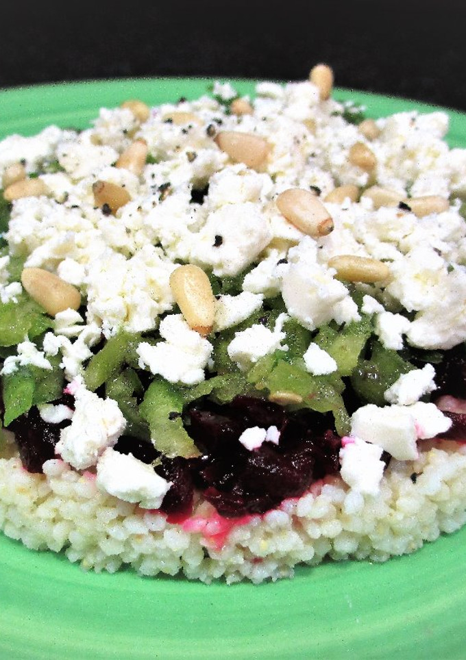 Una foto de Queso Feta con bulgur y remolacha- veggie