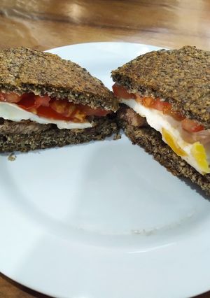 Una foto de Pan de mix de semillas en sartén