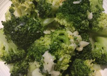Easiest Way to Recipe Yummy Garlic and Cheese Broccoli