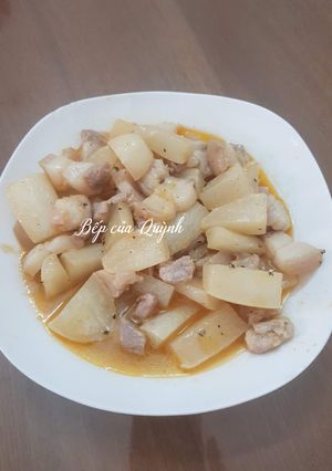Hình của món Củ cải kho ba chỉ.
