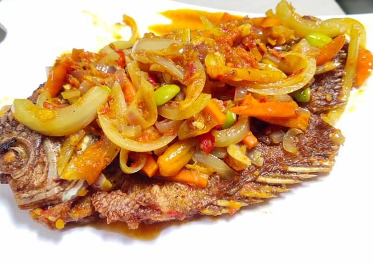 Ikan Gurame Masak Pesmol