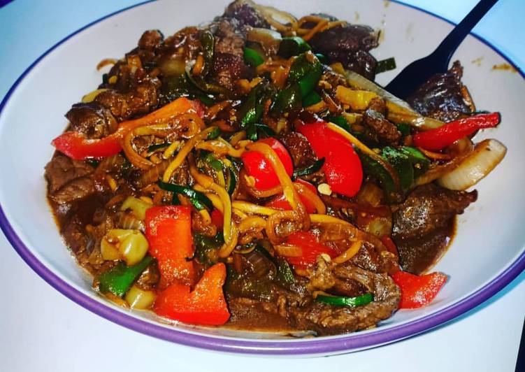 Fideos fritos de calabacín con ternera 🇨🇳. Sin gluten/keto