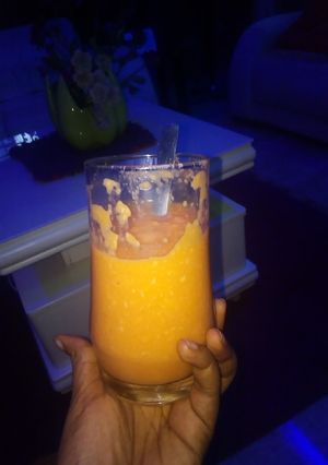 A picture of Papaya coconut smoothie.