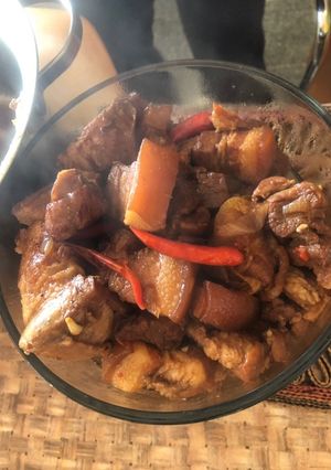 Hình của món Thịt heo kho cay.