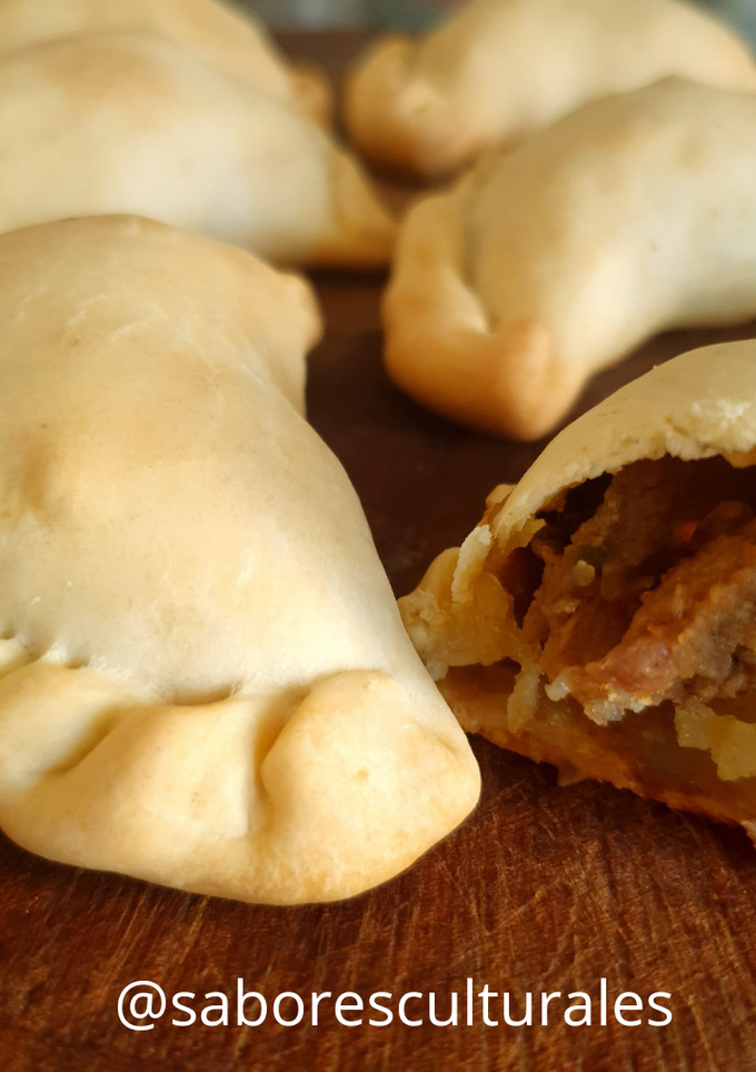 Una foto de Empanadas Salteñas 😋 🇦🇷 🥟