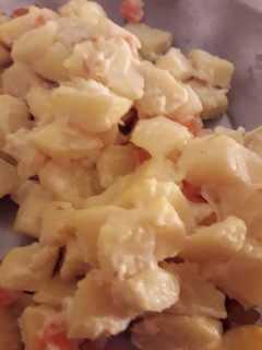 Una foto de Dos opciones de ensaladas de papas