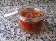 Una foto de chutney tomate