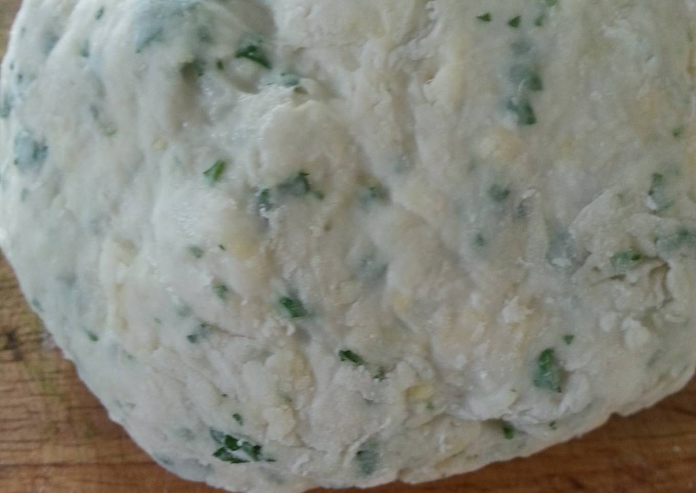 Garlic & parsley pasta dough