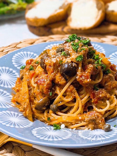 A picture of Mackerel and Mushroom Tomato Sauce Pasta.