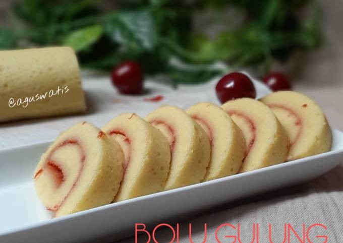 Bolu Gulung Kukus Strawberry