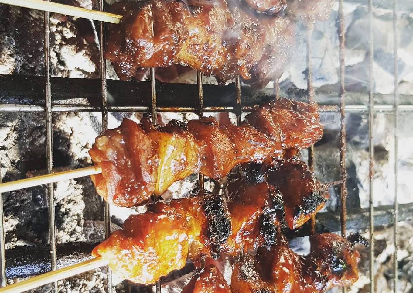 Sate babi (non halal)