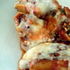 A picture of Stuffed Shells.