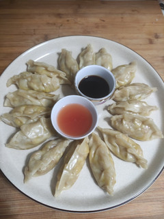Una foto de Gyozas de carne mixta y gambas