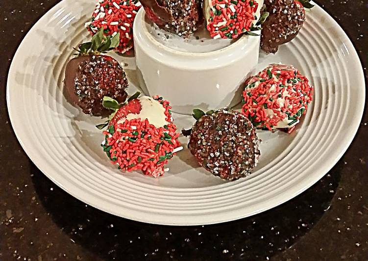 Recipe of Super Quick Homemade Holiday White and Dark Chocolate covered Strawberries