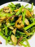 Rau muống xào ốc giác