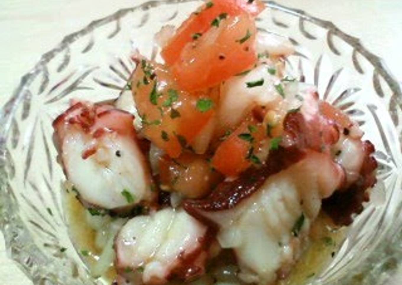 It's that easy!! Squid and tomato marinades