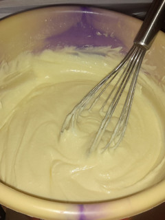 A picture of Confectioners Sugar Icing.