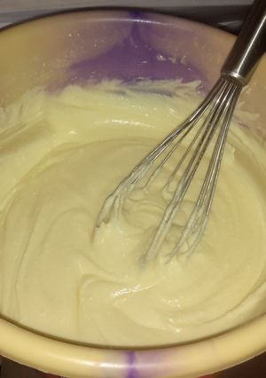 A picture of Confectioners Sugar Icing.