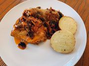 Una foto de cazuela de trutro pollo