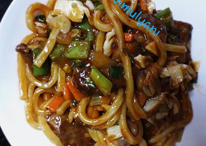 Resep Spicy Fried Beef Noodles Oleh Evi Mulyani - Cookpad