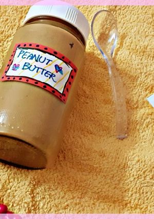 A picture of Peanut Butter with less than 3 ingredients.