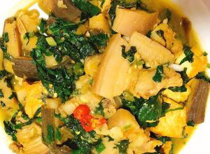 Hình của món Ba chỉ om chuối, đậu.