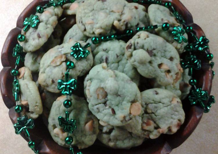 How to Make Homemade Irish Blarney Stone Cookies