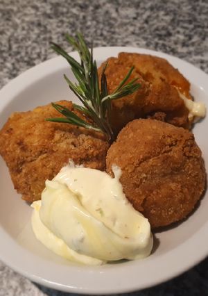 Una foto de Croquetas de calabazas caramelizadas rellenas de queso +dressing