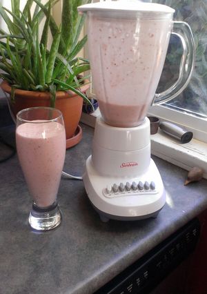 A picture of Tropical Strawberry Smoothie.