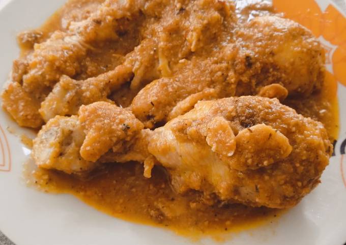 Jamoncitos de pollo en salsa de almendras con champiñones Receta de Javier  M- Cookpad