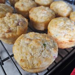 A picture of Ham & 3 Cheese Muffins.