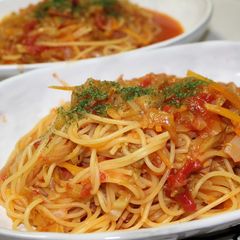 A picture of Lots of Spring Cabbage! Oil-less Tomato Sauce.