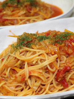A picture of Lots of Spring Cabbage! Oil-less Tomato Sauce.