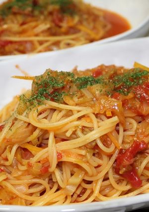 A picture of Lots of Spring Cabbage! Oil-less Tomato Sauce.