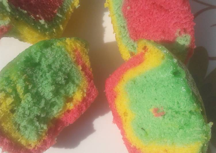 How to Make Quick Rainbow cupcakes