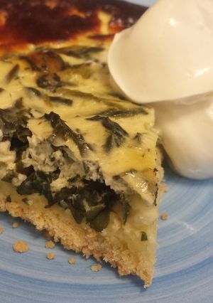 A picture of Cottage cheese and spinach pie.