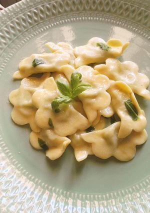 Foto di Fiori ripieni di fave e pecorino
